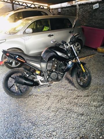 Moto Fz 2013 conversable