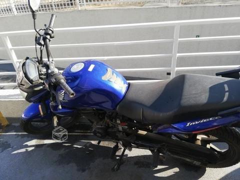 Moto Honda Invita CB150 2014