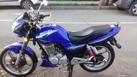 Moto suzuki 2015