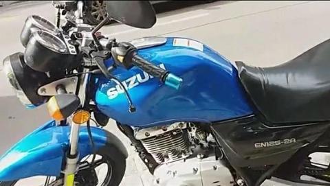 Suzuki En 125