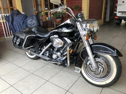 Harley Davidson Road King clásica año 2003