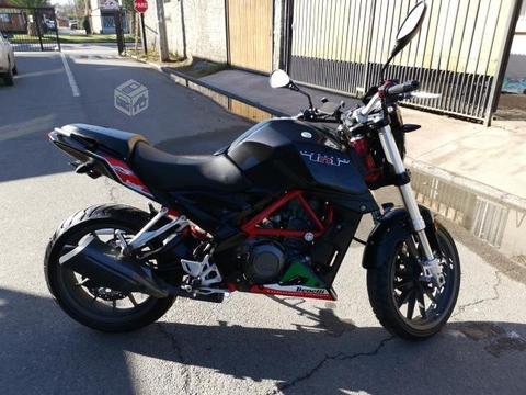 Moto Benelli TnT250