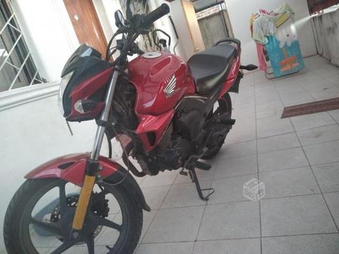 Moto Honda invicta 150, 2014