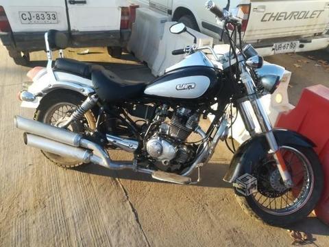 Um rebegade 200cc en desarme