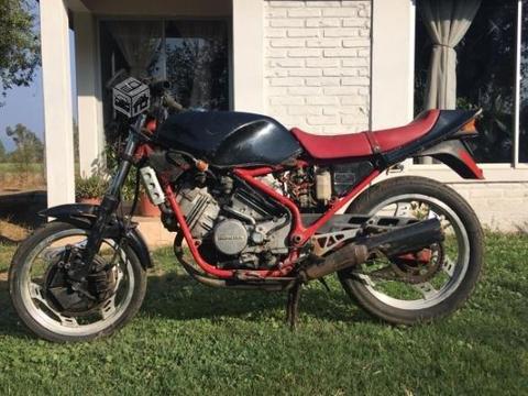 Honda vt250f