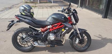 Moto benelli TNT 300