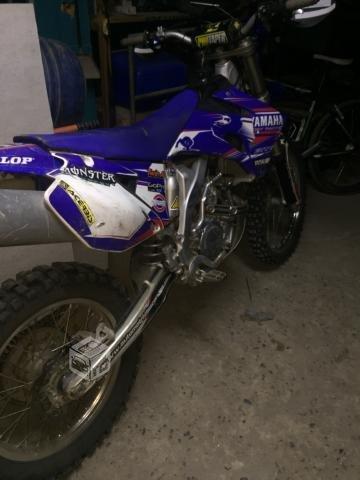 Moto en buen estado uso los finde semana