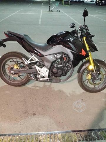 Honda cb 190r por apuro