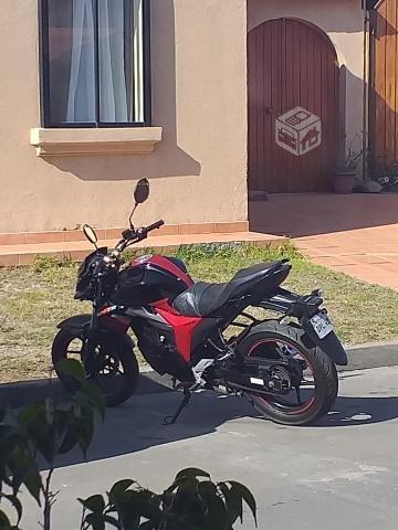 Moto Suzuki Gixer 150 cc