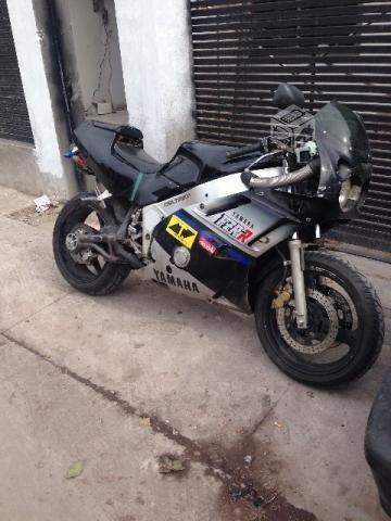 Moto Yamaha FZR