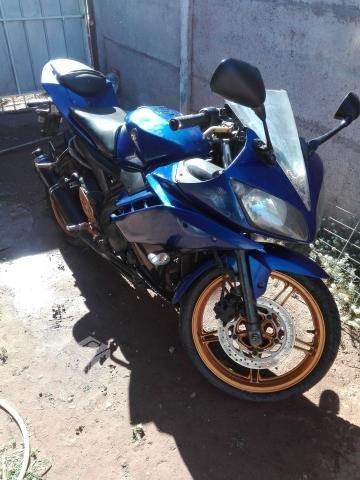 Yamaha r15 200cc