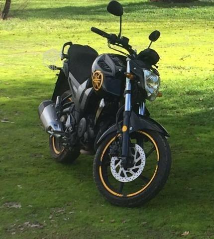 Moto Yamaha FZ16