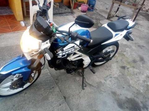 Moto UM CC 230 2015