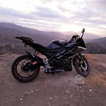 Moto Yamaha R15