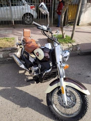 Moto UM Renegade Comando año 2018