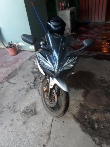 Yamaha r15