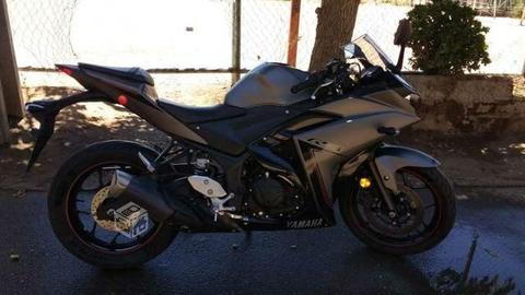Moto yamaha r3