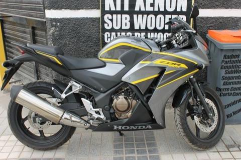 HONDA CBR 300R + Chaqueta Komine y Casco nuevo